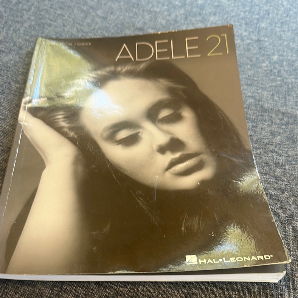 Adele 21 Songbook by Hal Leonard - Piano, Vocals & Guitar - 80 pages- price firm